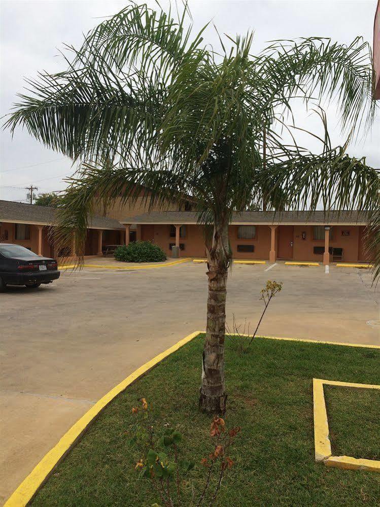 Village Inn Cotulla Luaran gambar