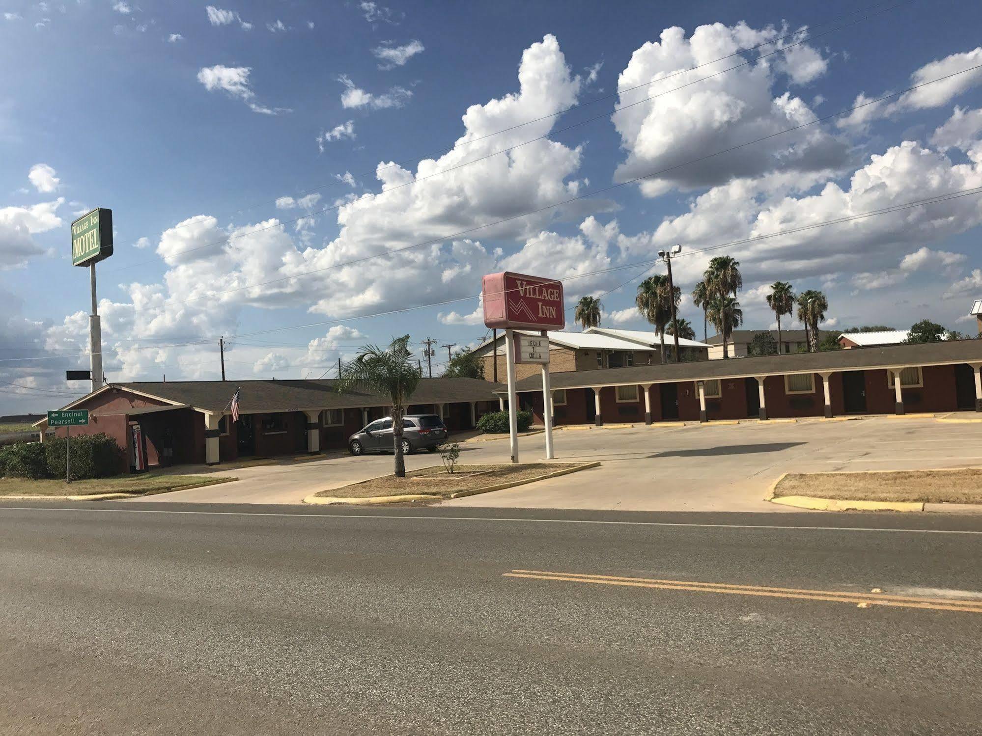 Village Inn Cotulla Luaran gambar